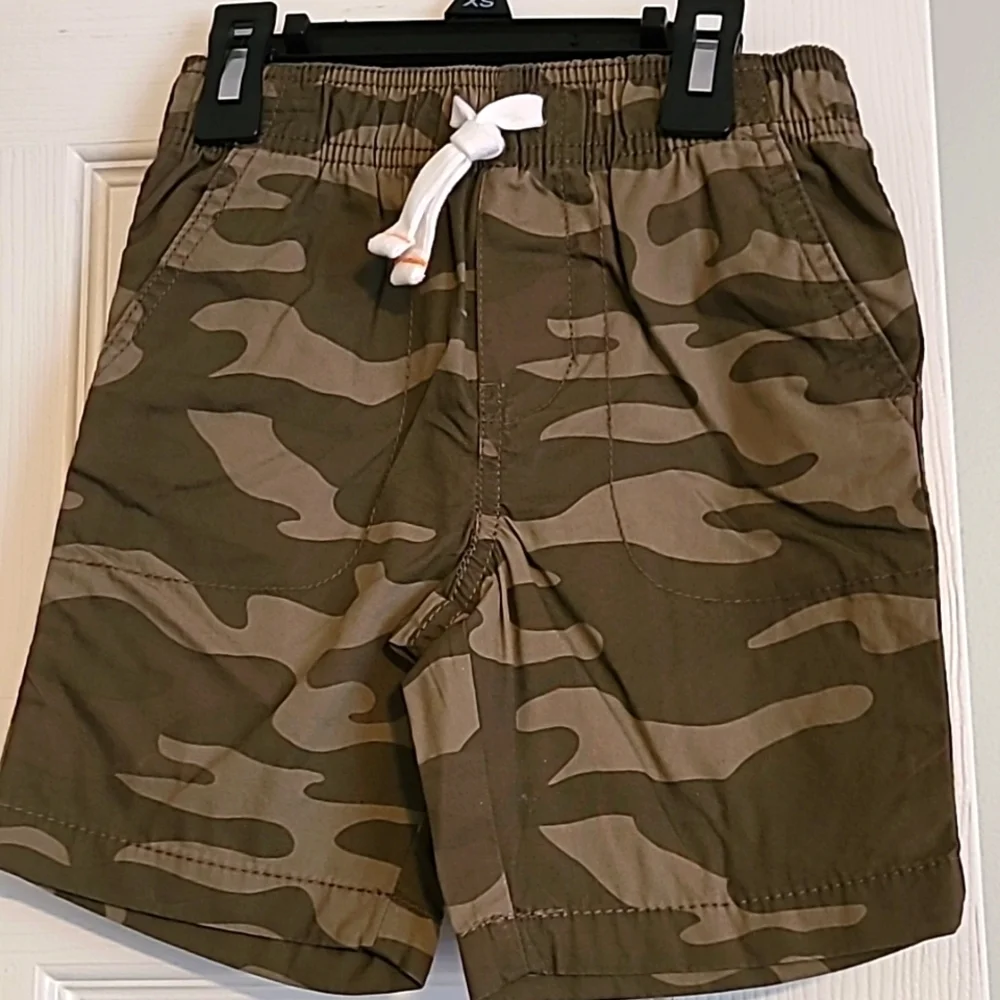 💥3for$12💥 NWT Carters camouflage shorts, size 4T